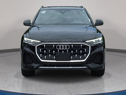 Used 2024 Audi Q8 Premium Plus AWD/4WD image 2