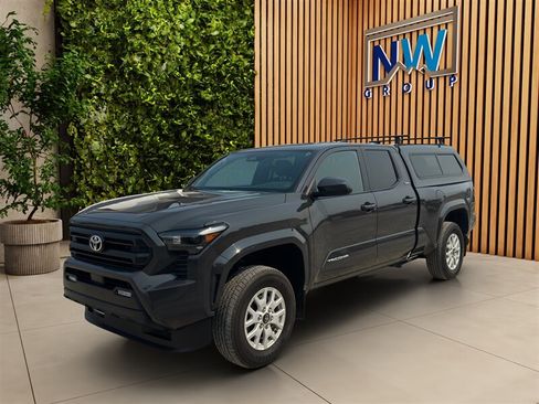 Used 2024 Toyota Tacoma SR5 AWD/4WD image 3