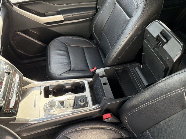 Used 2023 Ford Explorer Limited AWD/4WD image 23
