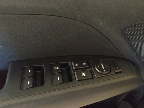 Used 2020 Hyundai Elantra SE w/ Cargo Package (C1) image 27