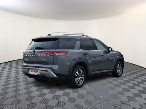 Used 2023 Nissan Pathfinder SL AWD/4WD image 5