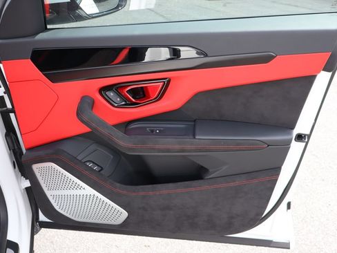 Used 2024 Lamborghini Urus S AWD/4WD image 30