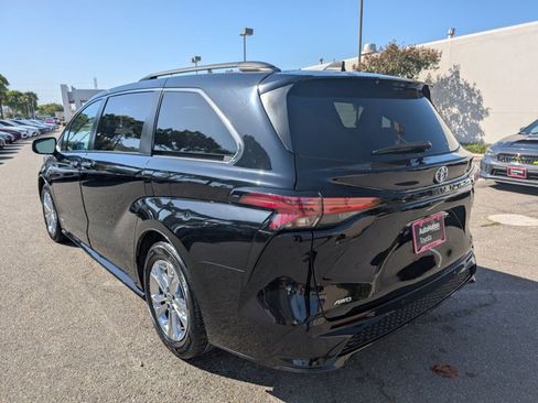 Used 2021 Toyota Sienna XSE w/ XSE Plus Package AWD/4WD image 8