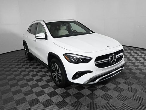 Used 2025 Mercedes-Benz GLA 250 image 24