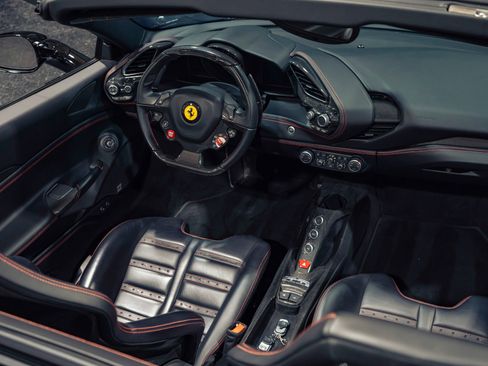 Used 2016 Ferrari 488 Spider image 4