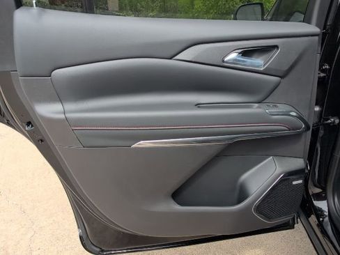 New 2026 Chevrolet Traverse RS w/ LPO, Floor Liner Package FWD image 10