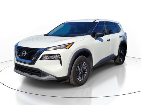 Certified 2023 Nissan Rogue S FWD image 3