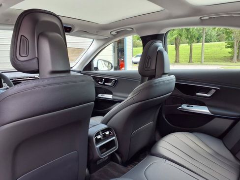 Used 2025 Mercedes-Benz E 350 Sedan image 23