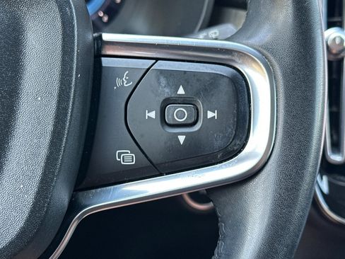 Certified 2023 Volvo XC40 B4 Ultimate FWD image 30