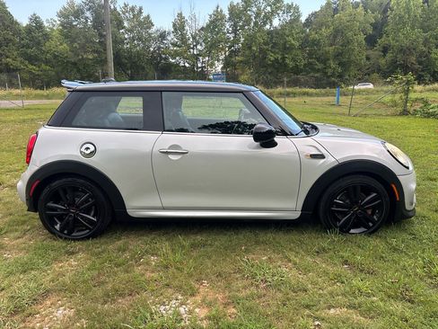 Used 2016 MINI Cooper S FWD image 2