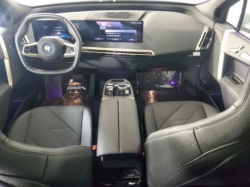 Certified 2025 BMW iX xDrive50 image 11