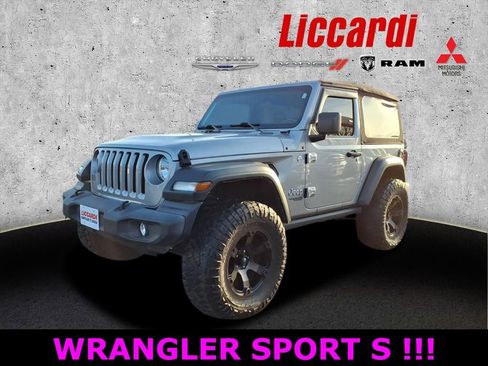 Used 2020 Jeep Wrangler Sport image 2