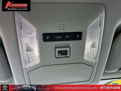 Used 2023 Toyota RAV4 LE AWD/4WD image 36