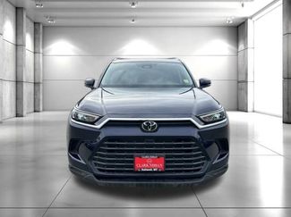 Used 2024 Toyota Grand Highlander XLE video 2