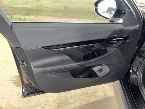 Used 2026 BMW 530i RWD image 18