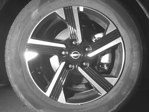 Used 2025 Nissan Sentra SV FWD image 13