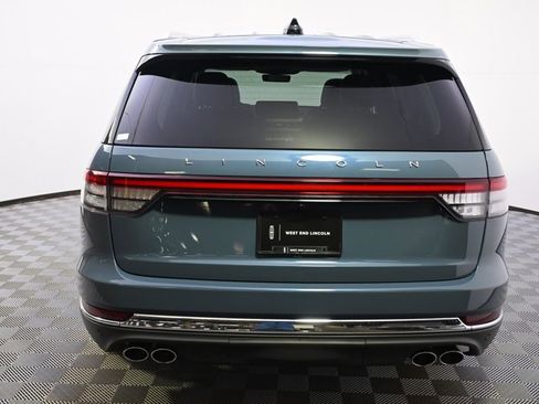 Used 2025 Lincoln Aviator Reserve w/ Equipment Group 201A image 5