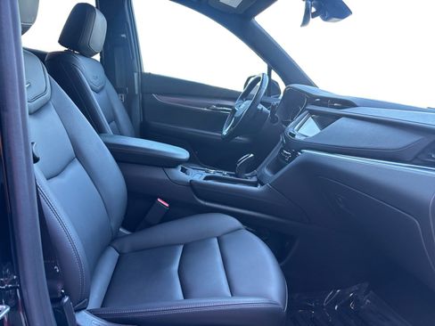 Used 2022 Cadillac XT6 Luxury image 15