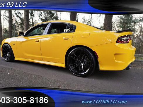 Used 2017 Dodge Charger R/T image 11