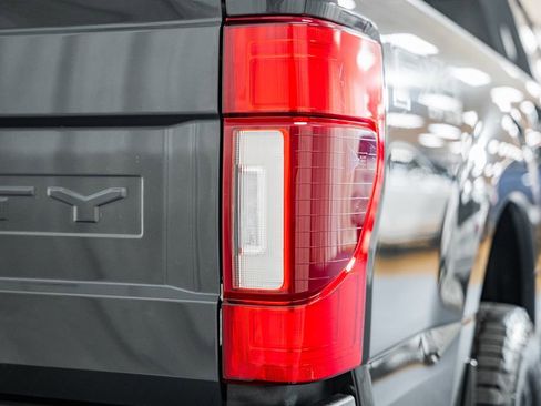 Used 2021 Ford F350 Lariat image 23