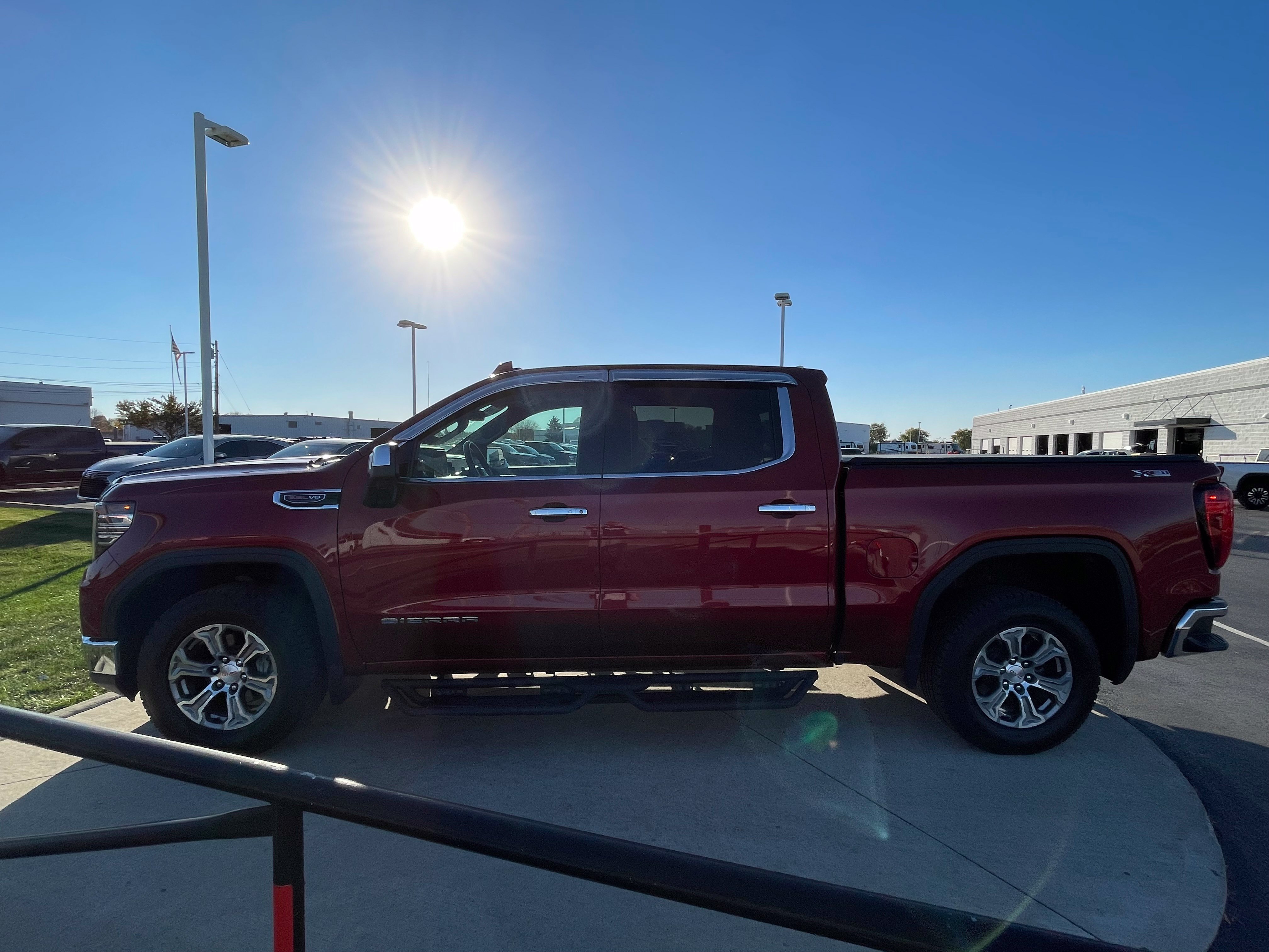 Used 2023 GMC Sierra 1500 SLT w/ SLT Convenience Package AWD/4WD image 3