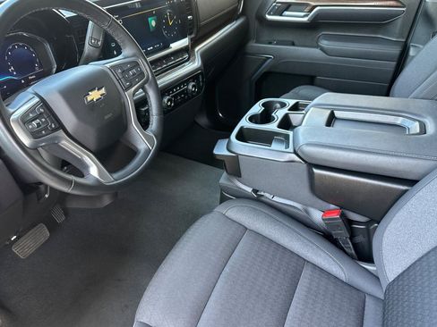 Used 2025 Chevrolet Silverado 1500 LT RWD image 10