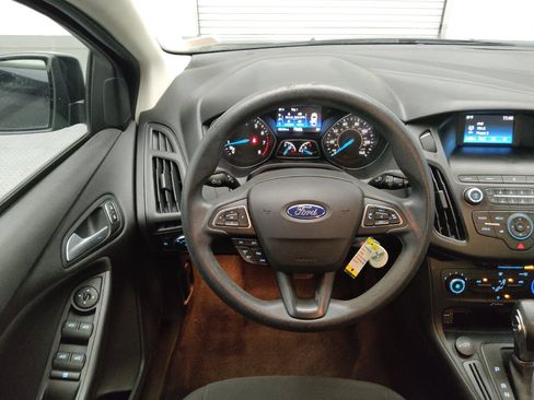 Used 2018 Ford Focus SE FWD image 22
