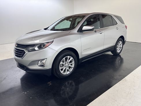 Used 2021 Chevrolet Equinox LT w/ Driver Convenience Package image 9