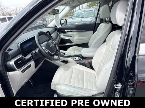 Used 2024 Kia Telluride SX Prestige w/ Towing Package image 14