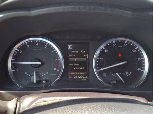 Used 2018 Toyota Highlander XLE AWD/4WD image 22