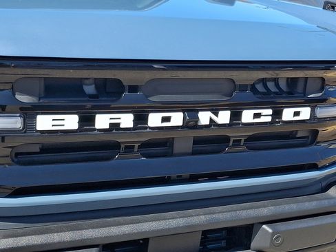 Used 2025 Ford Bronco Outer Banks image 31
