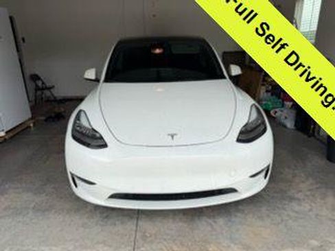 Used 2022 Tesla Model Y Long Range AWD/4WD image 2