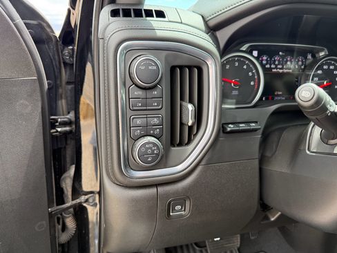 Used 2021 Chevrolet Silverado 1500 LTZ w/ LTZ Premium Package AWD/4WD image 20