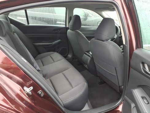 Used 2024 Nissan Altima 2.5 SV image 14