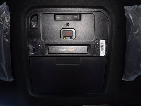 New 2026 Toyota Tundra SR image 18