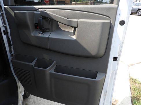 Used 2016 Chevrolet Express 2500 LT w/ LT Preferred Equipment Group RWD image 26