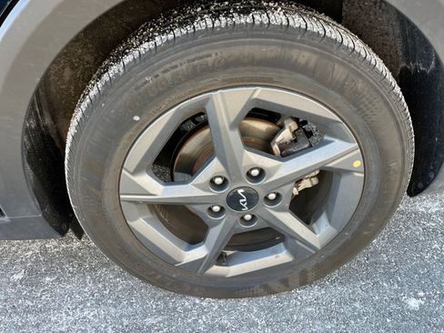 Used 2025 Kia K4 LXS image 54