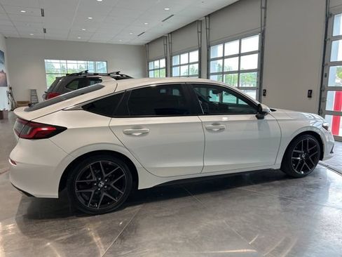 Used 2023 Honda Civic Sport Touring image 8