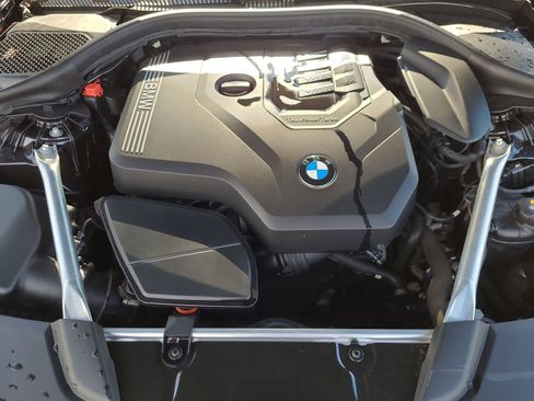 Used 2022 BMW 530i xDrive w/ Premium Package image 17