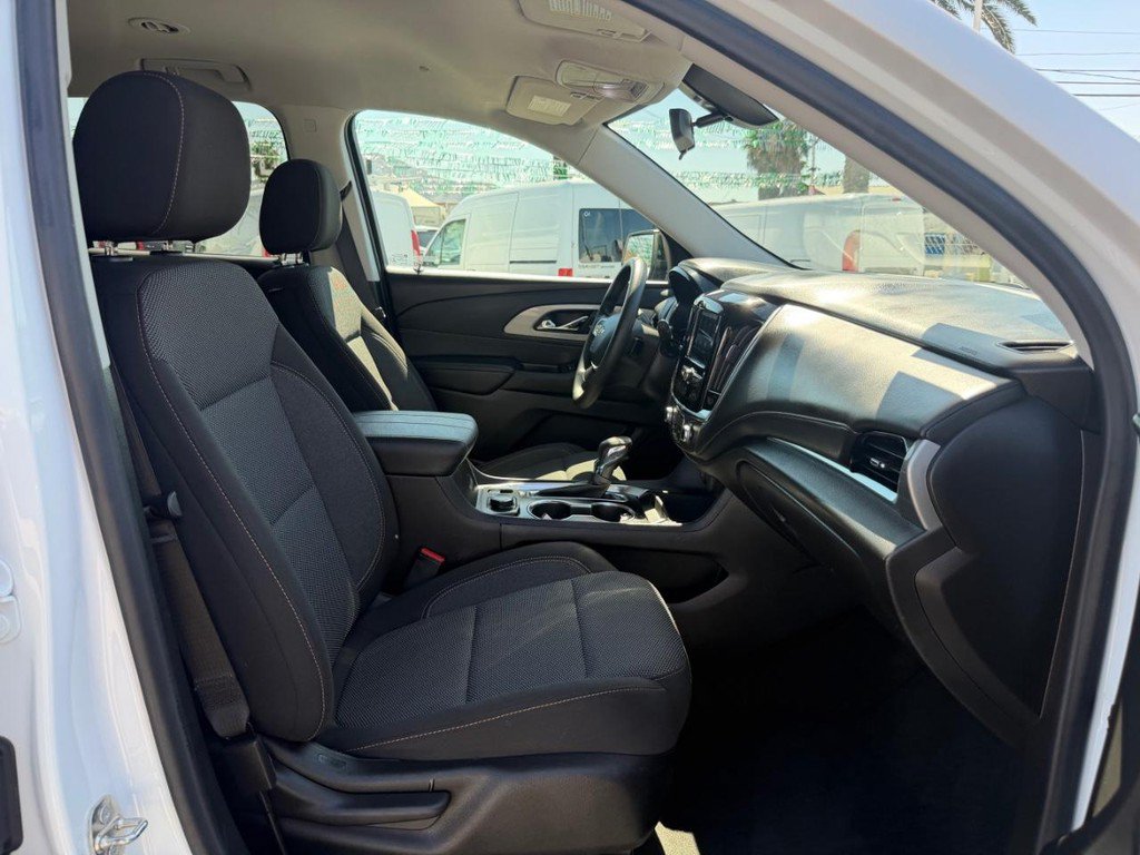 Used 2021 Chevrolet Traverse LS FWD image 21