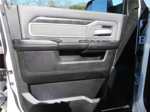 Used 2021 RAM 2500 Big Horn image 34
