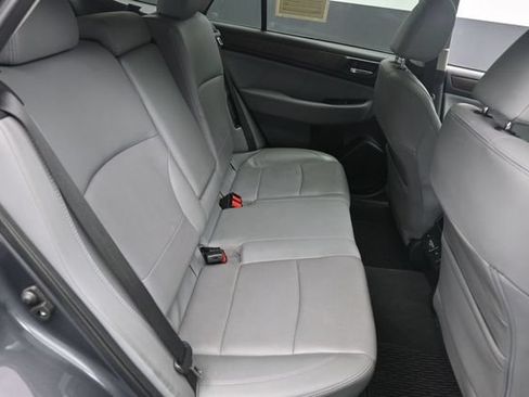 Used 2018 Subaru Outback 3.6R Limited AWD/4WD image 27