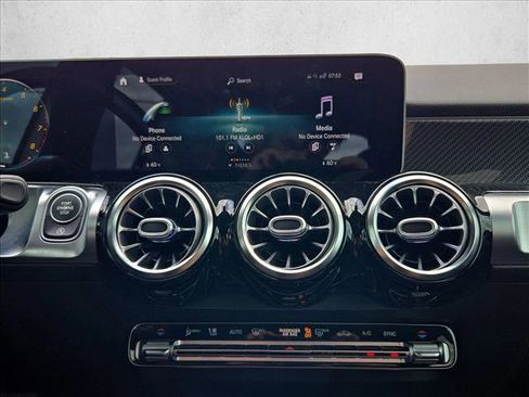 Used 2021 Mercedes-Benz GLB 250 image 13