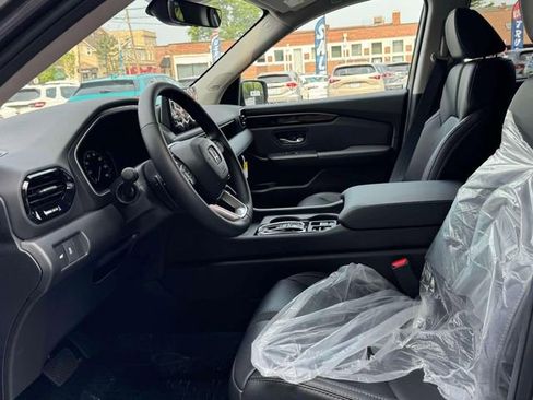 New 2025 Honda Pilot Touring image 28