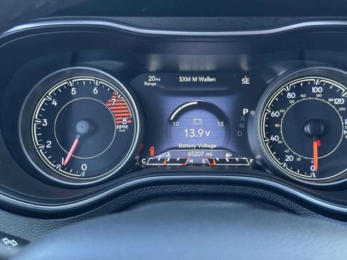 Used 2019 Jeep Cherokee Trailhawk w/ Cold Weather Group AWD/4WD image 29