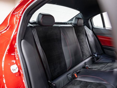 Used 2018 Alfa Romeo Giulia Quadrifoglio RWD image 12
