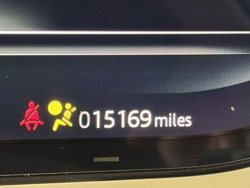 Used 2024 Land Rover Range Rover Long Wheelbase Autobiography image 5