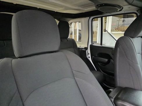 Used 2020 Jeep Wrangler Unlimited Sport S image 14