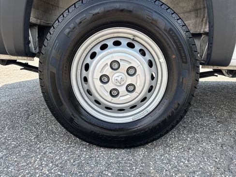 Used 2026 RAM ProMaster 2500 w/ Convenience Group FWD image 15