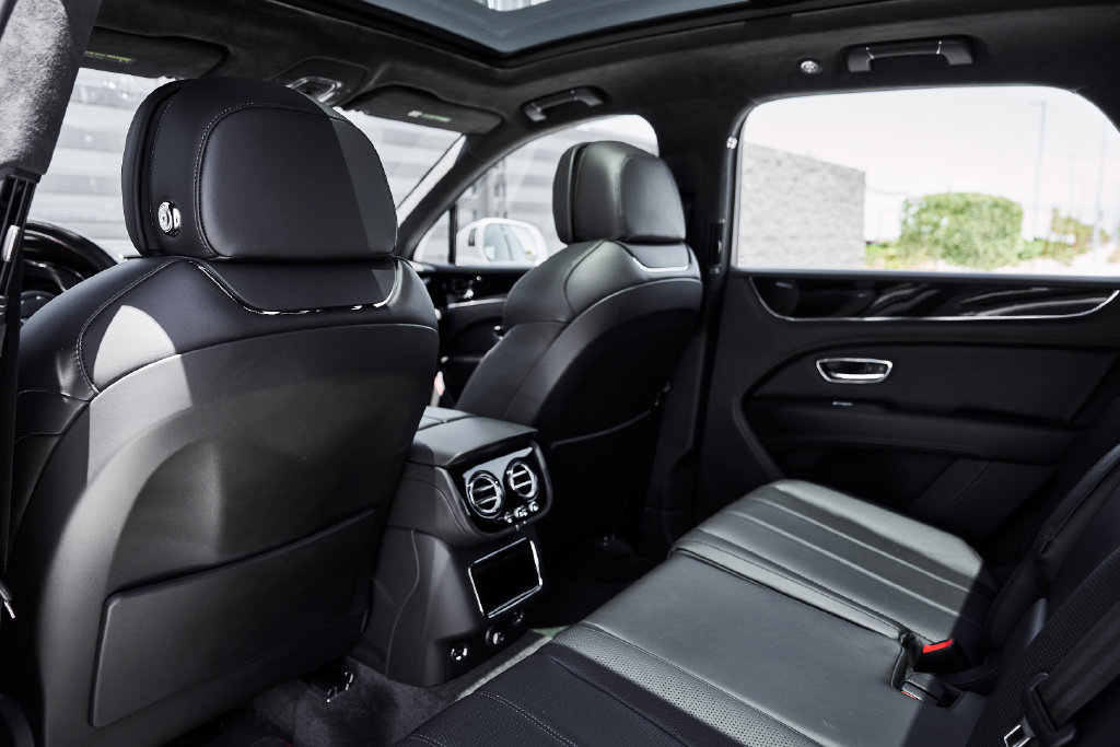 Used 2021 Bentley Bentayga AWD/4WD image 37